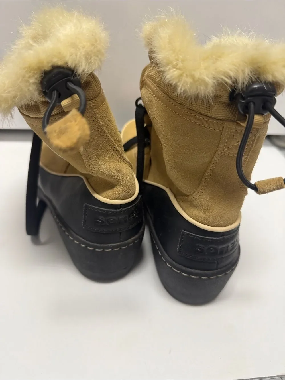 Sorel Women's Tan Faux-Fur Lace-Up Winter Boots Size 8 Worn Once